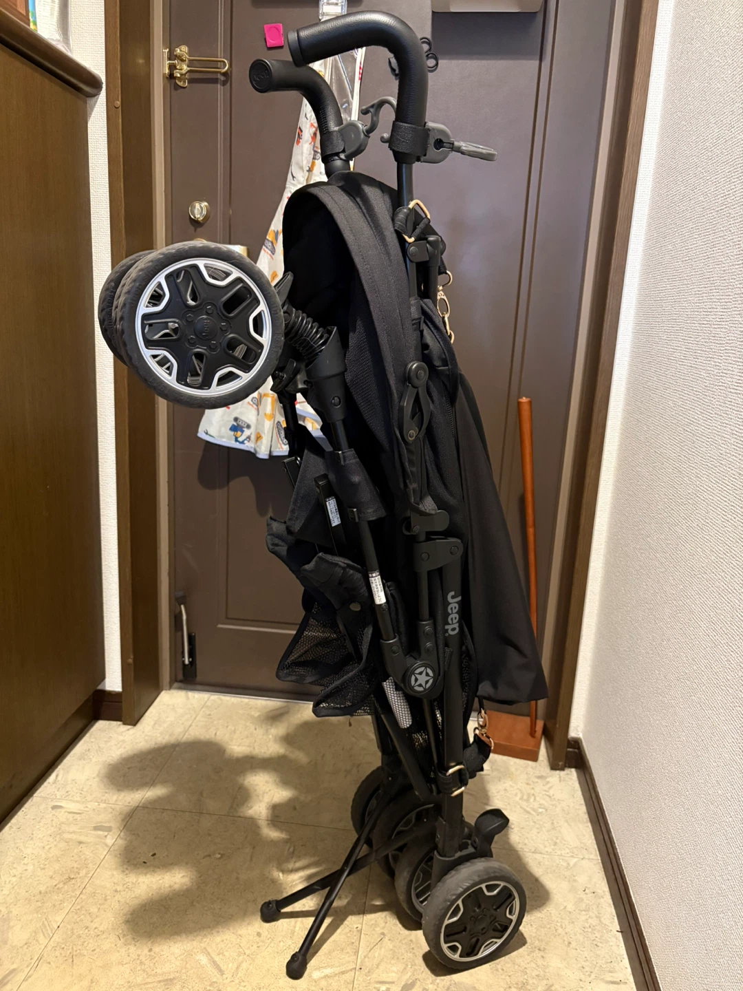 ジープ ベビーカー ブラックの写真3枚目