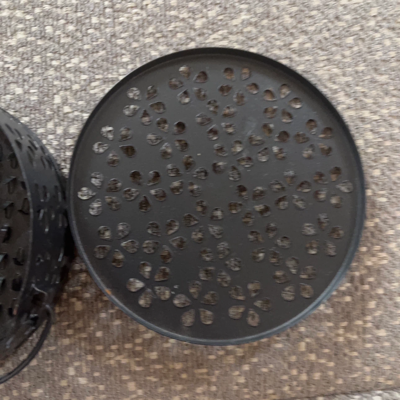 何か購入して頂いた方に差し上げます【未使用】蚊取り線香入れ 蚊遣り器 鉄製の写真3枚目