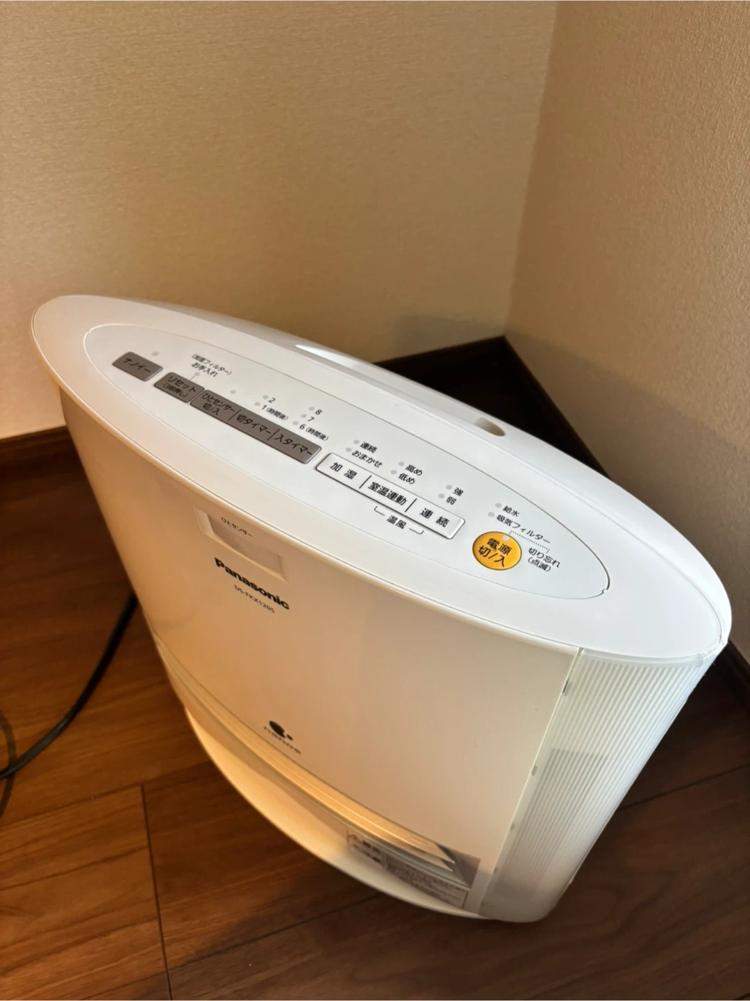 パナソニック 加湿セラミックファンヒーター DS-FKK1205 2021年製の写真2枚目