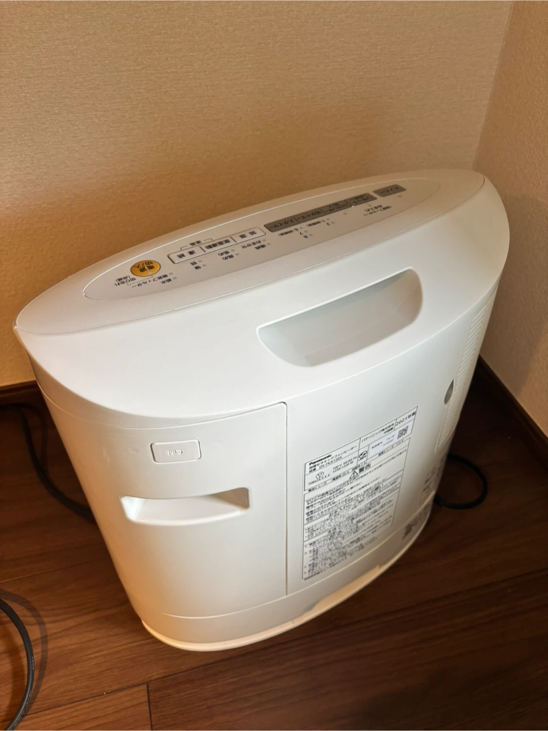 パナソニック 加湿セラミックファンヒーター DS-FKK1205 2021年製の写真3枚目