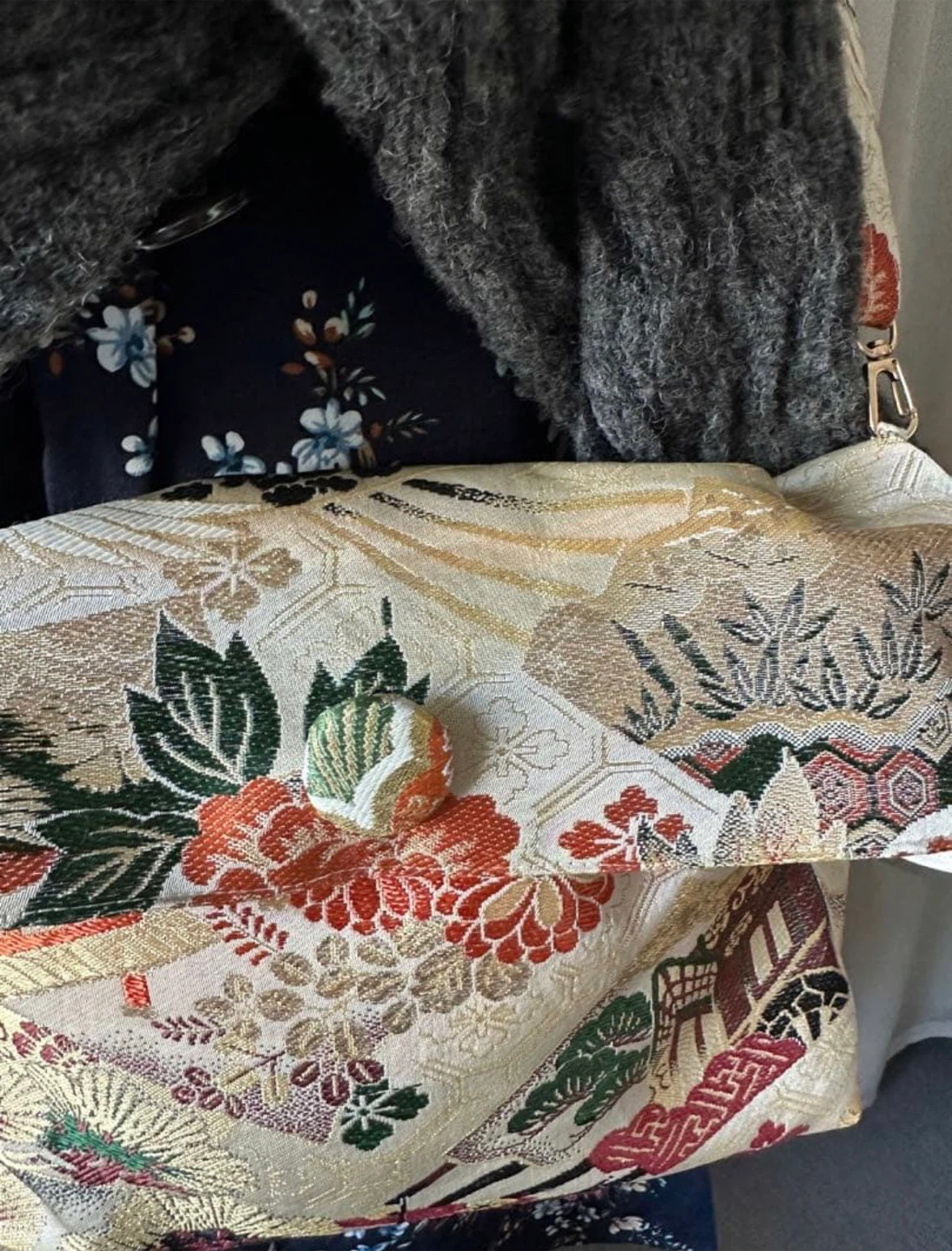 キャップセット割引　和柄 金襴生地 トートバッグ 4way　リュック　豪華正絹袋帯リメイクの写真4枚目