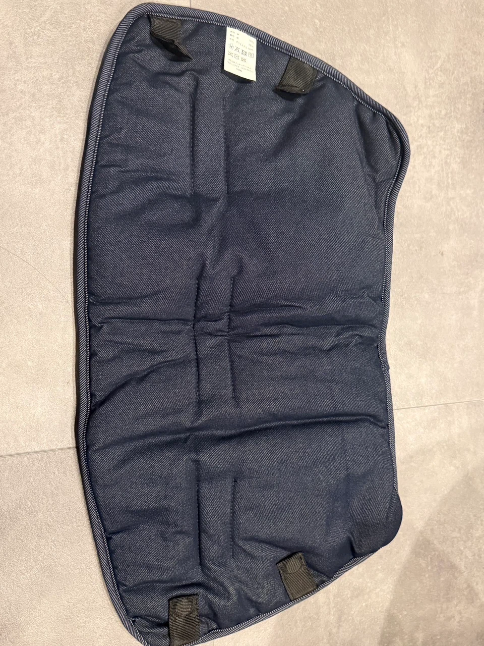 AIRBUGGＹアゴ乗せクッションの写真2枚目