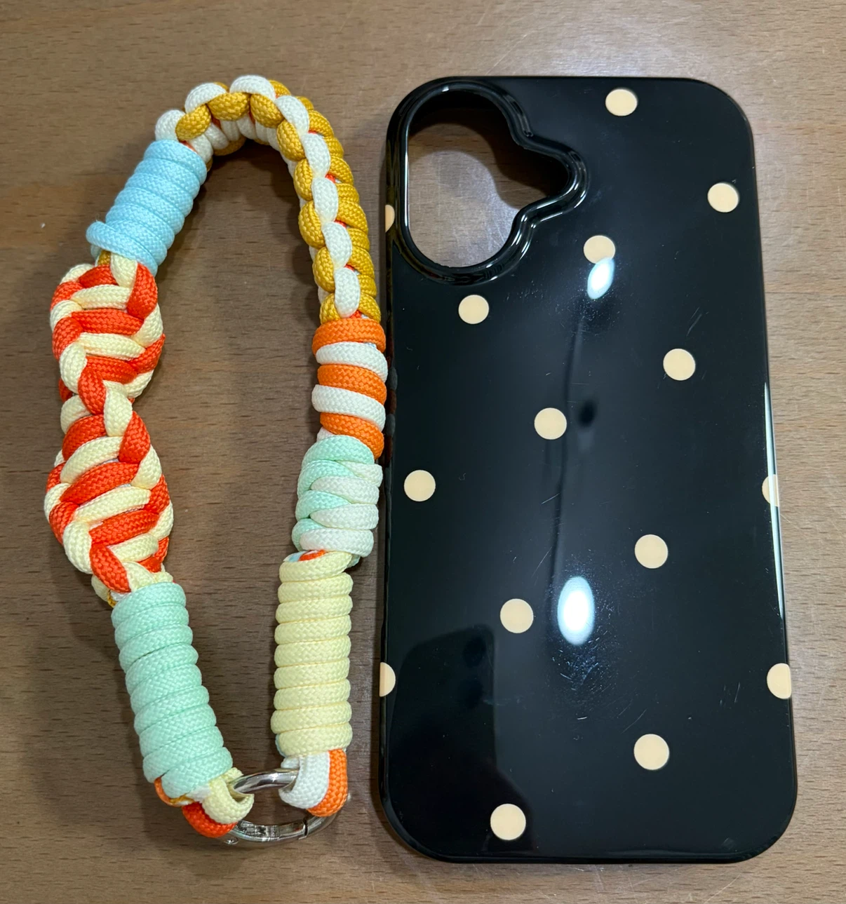 スマホケース ストラップ付き ドット柄