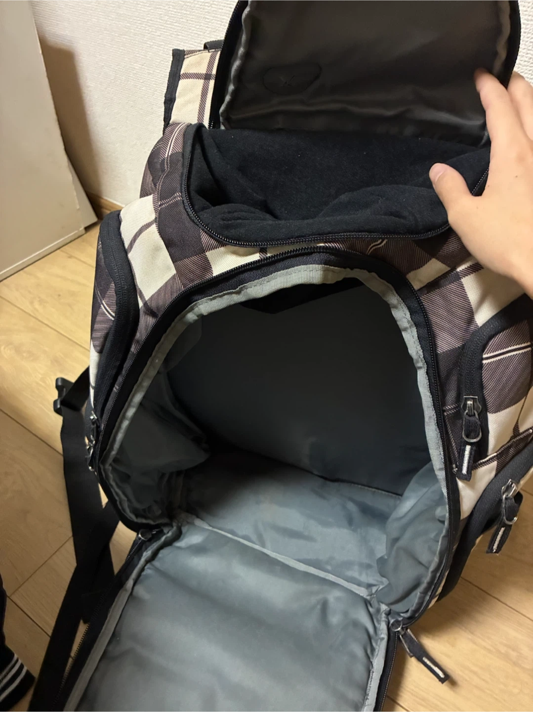 クイックシルバー 多機能バックパック リュック チェック柄 白黒の写真6枚目
