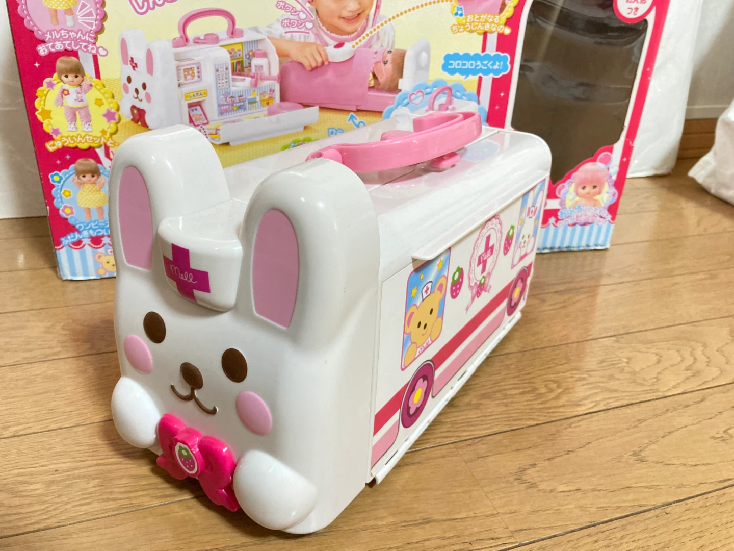 メルちゃん　うさぎさん救急車の写真3枚目