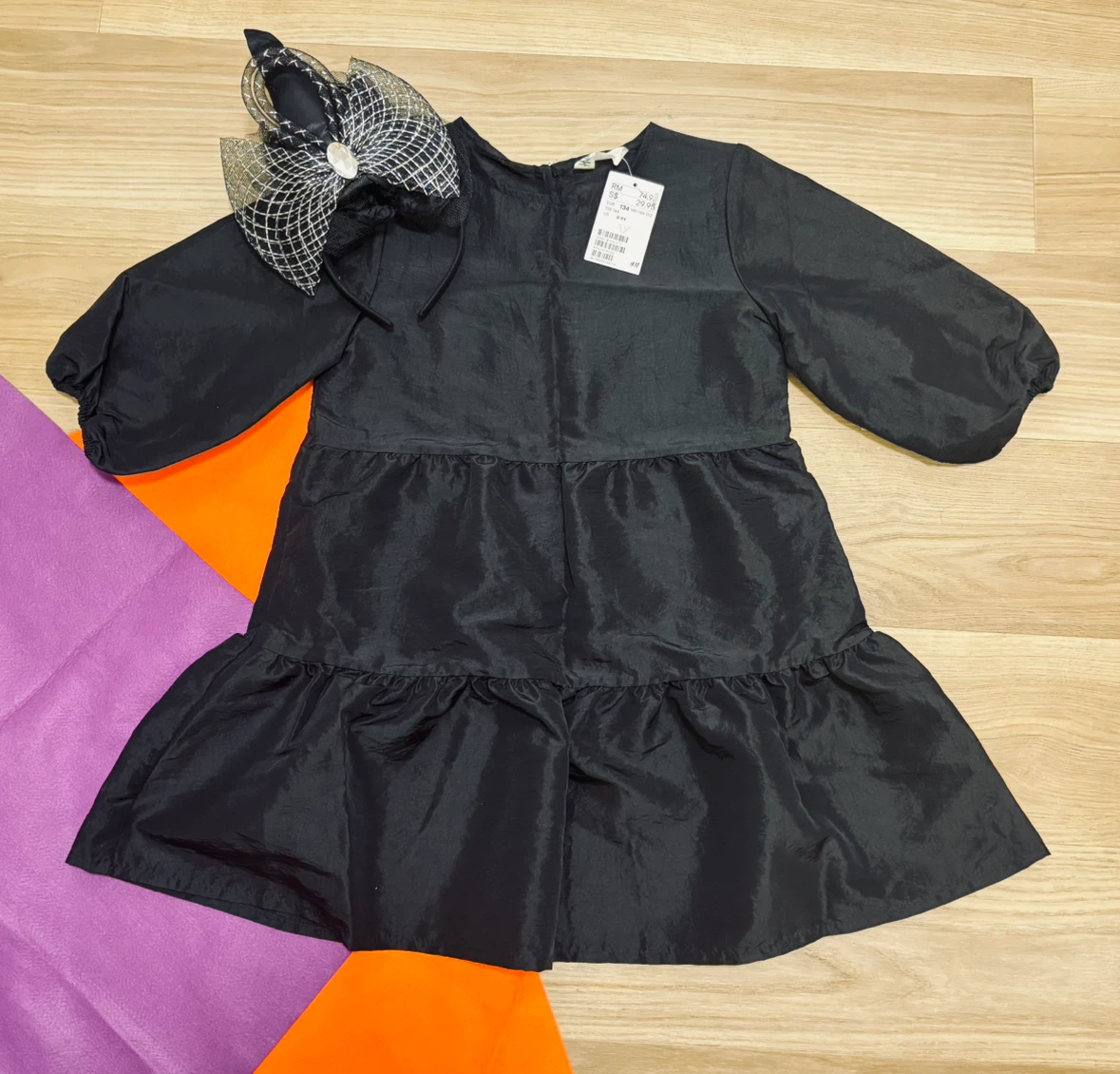 新品未使用！H&Mキッズ黒ワンピース &カチューシャ付き