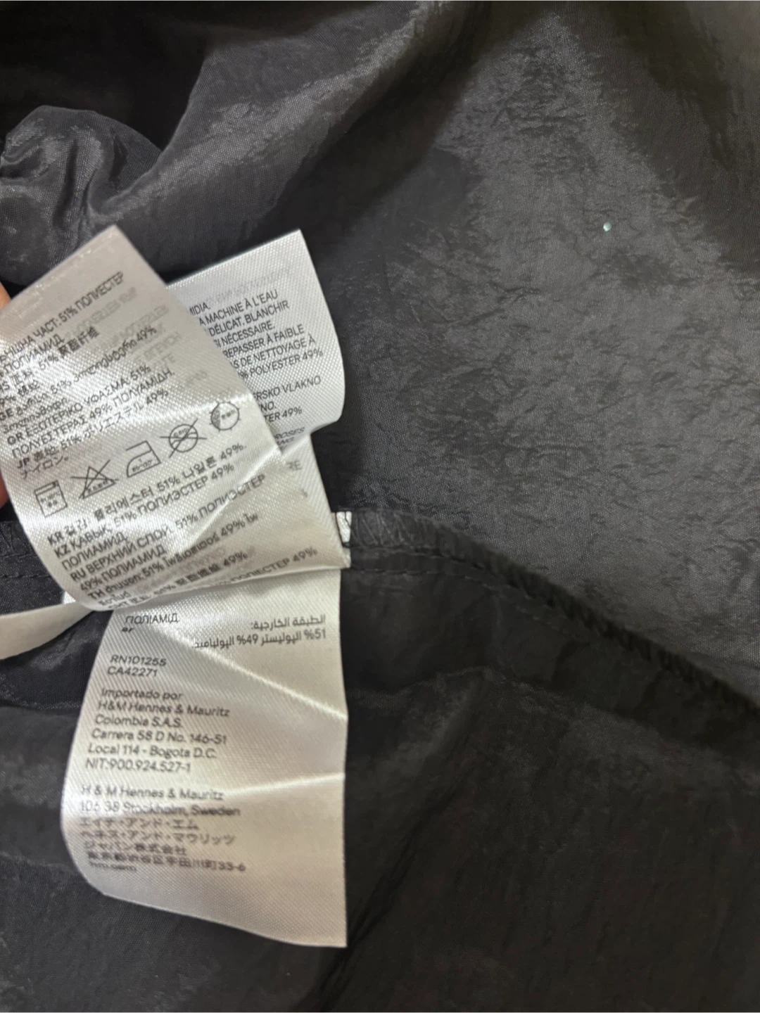 新品未使用!H&Mキッズ黒ワンピース &カチューシャ付きの写真8枚目