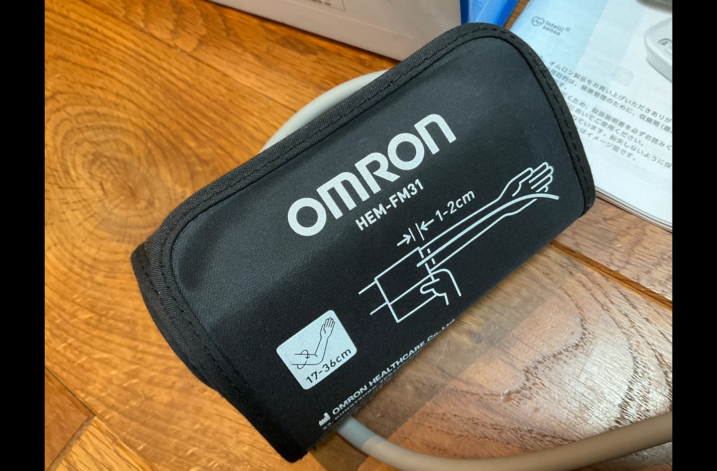 オムロン OMRON 上腕式血圧計 HCR-7202の写真5枚目