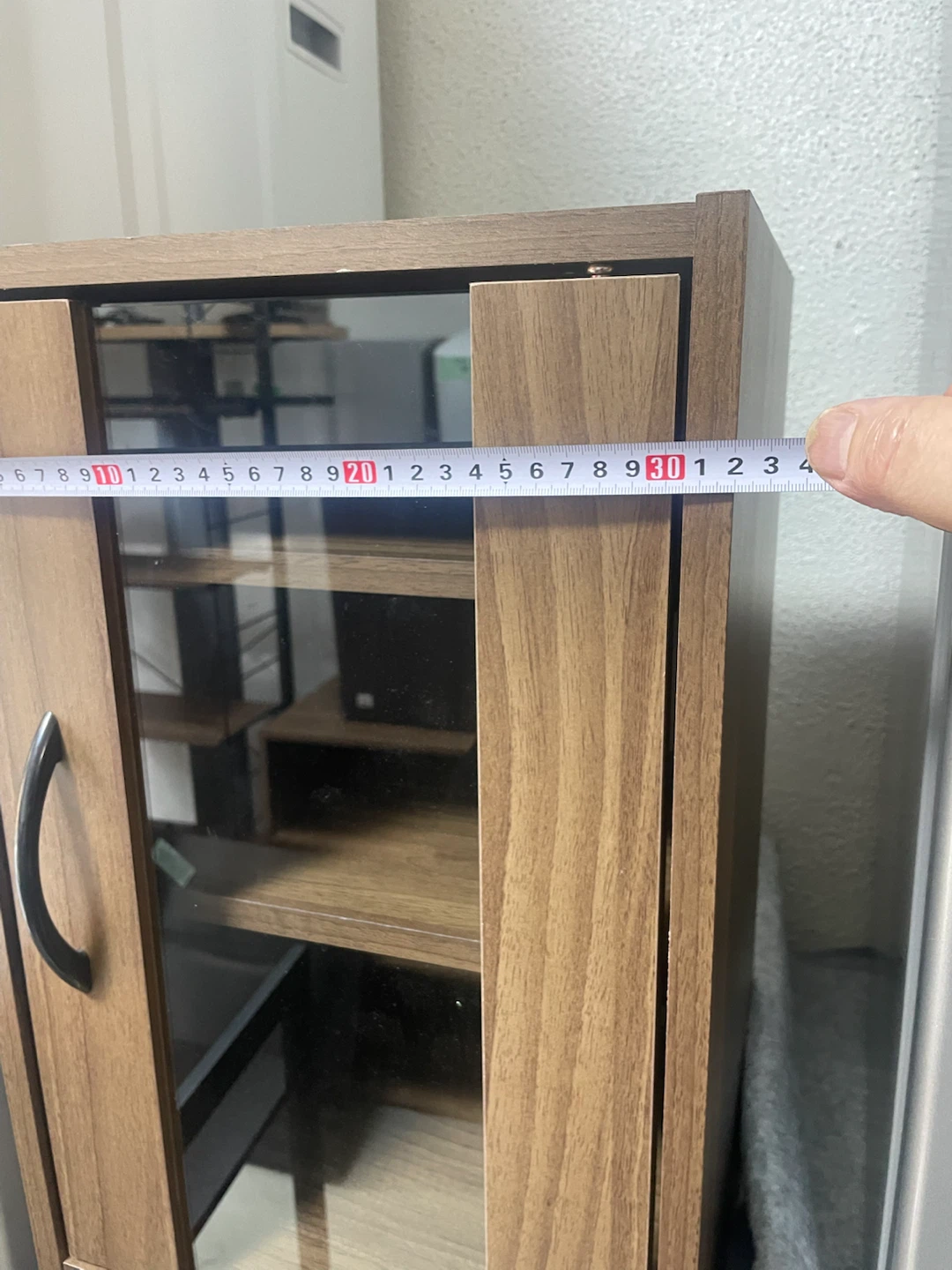 扉付き収納棚の写真4枚目