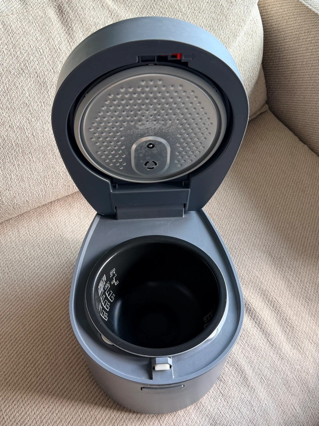 【低温調理可能】 アイリスオーヤマ 炊飯器 3合 IH式の写真4枚目