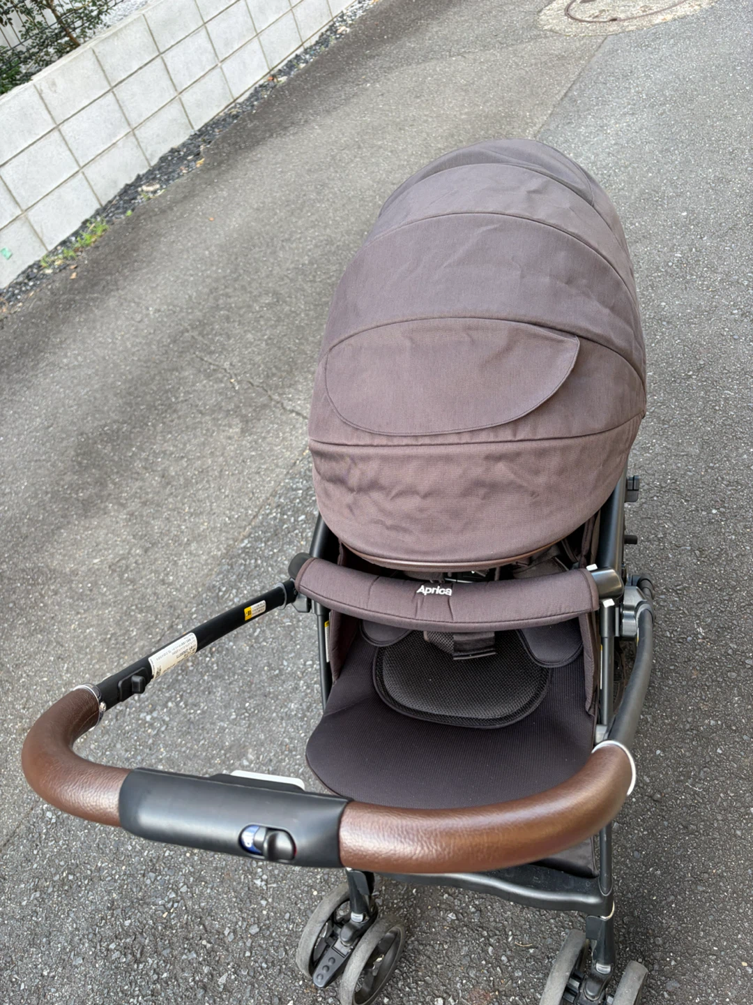 アップリカ ラクーナ クッション フリー ベビーカーの写真3枚目