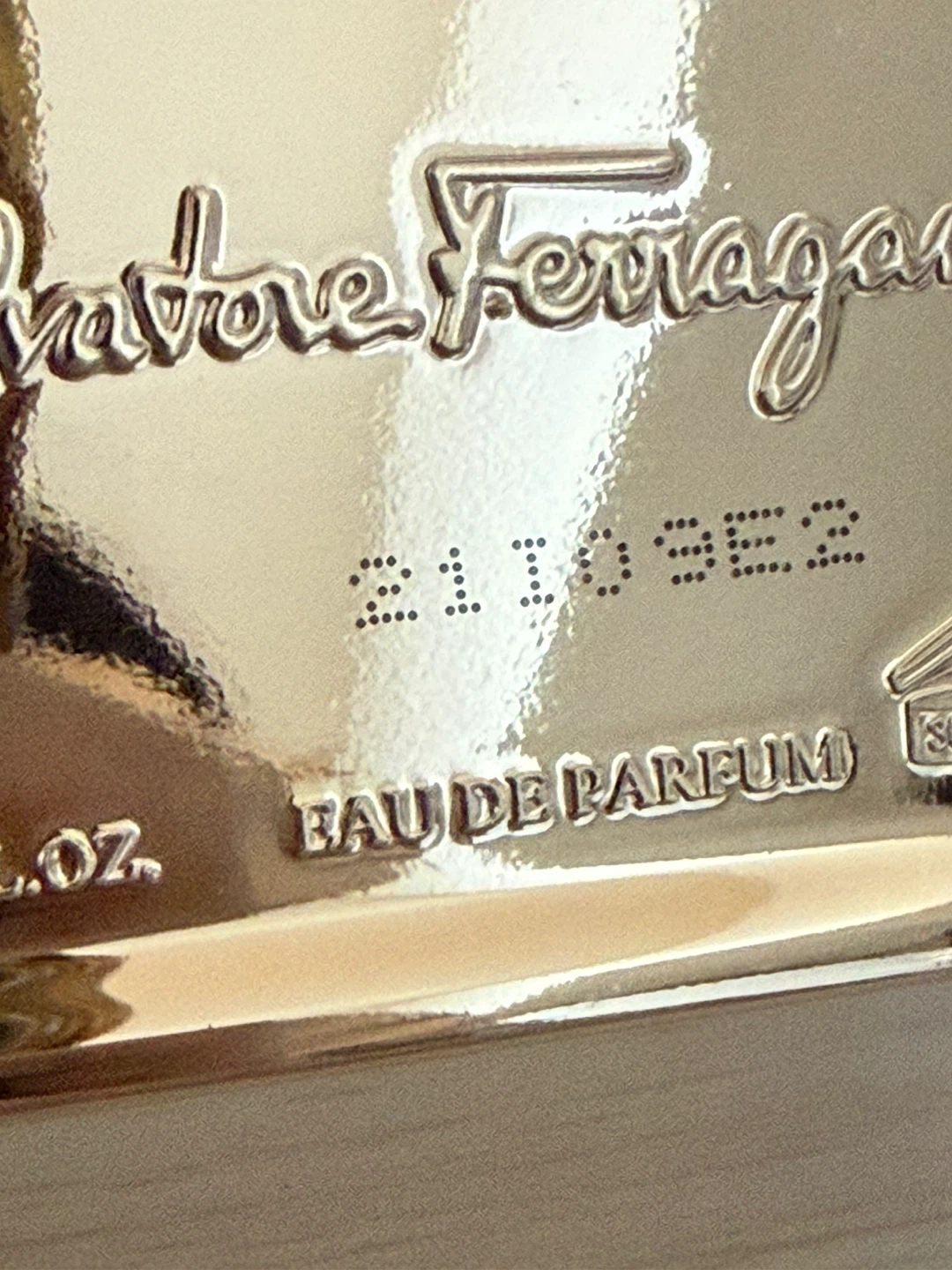 新品未使用　FERRAGAMOシニョリーナ エレガンツァ オーデパルファム 100ml 香水の写真4枚目