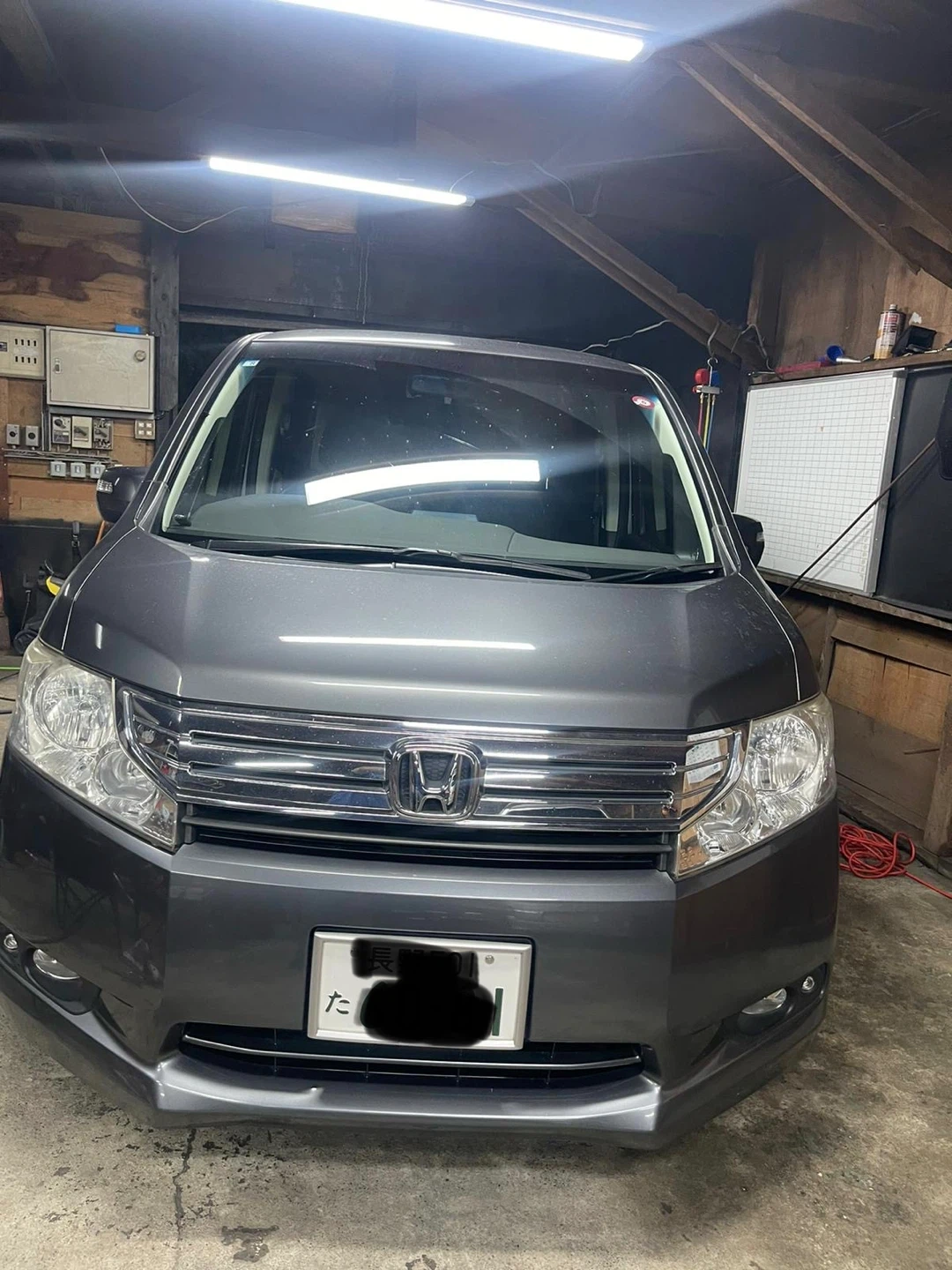 ホンダ ステップワゴン グレー