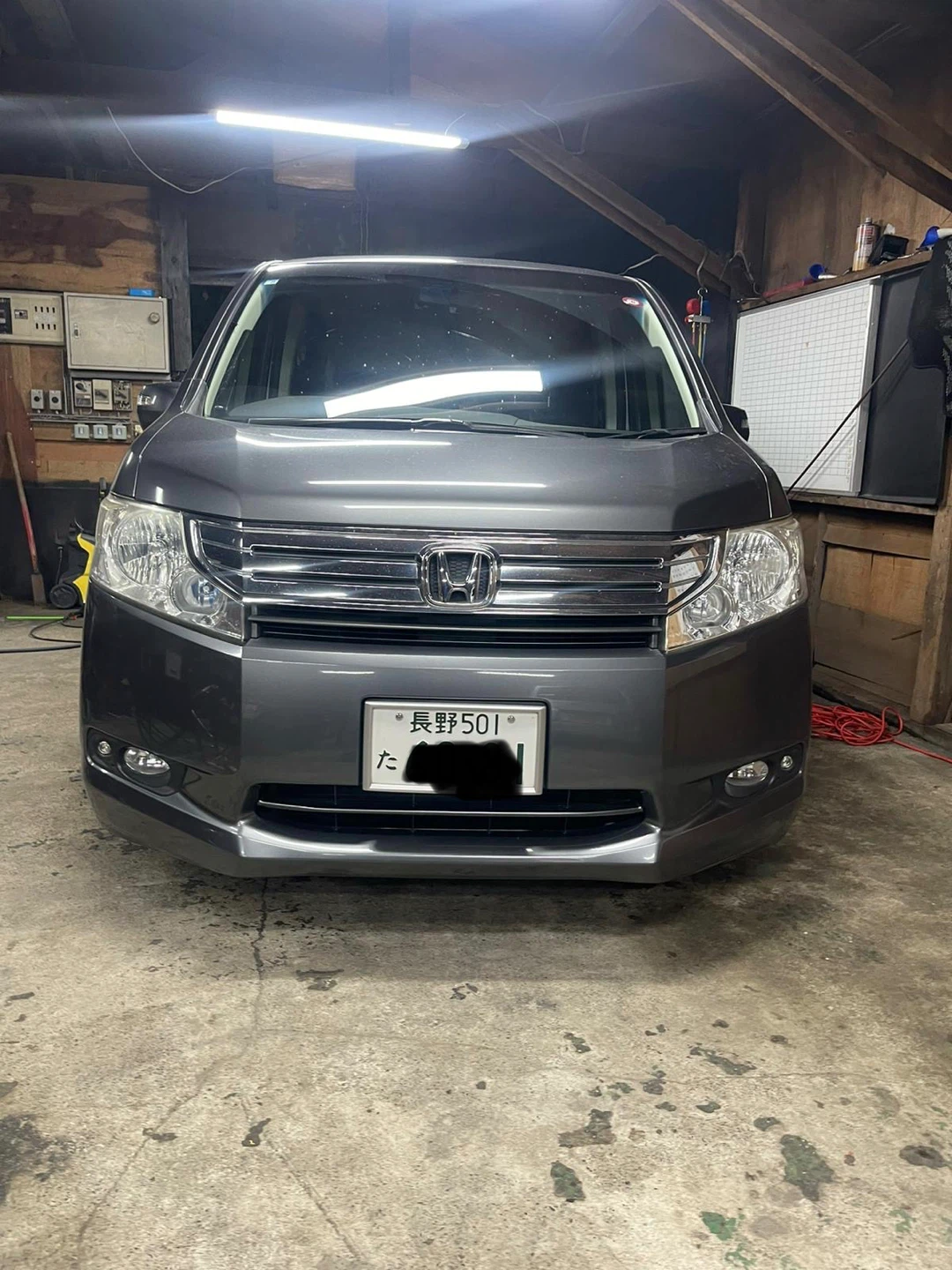 ホンダ ステップワゴン グレーの写真9枚目
