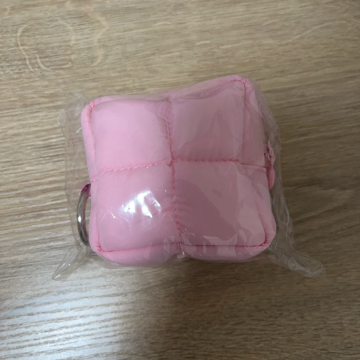 【新品未使用】rom&nd ピンクスクエアポーチ