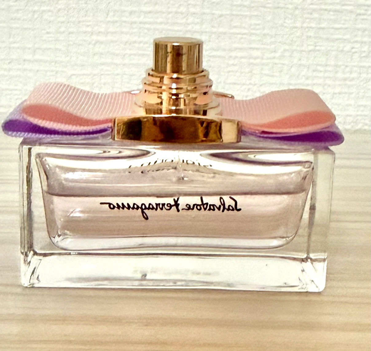 Ferragamo サルヴァトーレ フェラガモシニョリーナ オードトワレ  香水　50ml EDTの写真2枚目