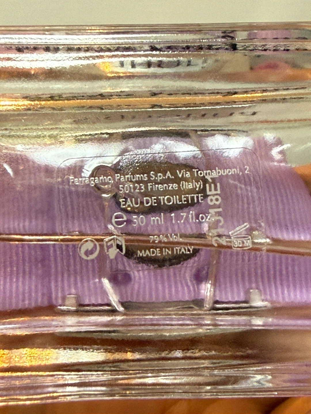 Ferragamo サルヴァトーレ フェラガモシニョリーナ オードトワレ  香水　50ml EDTの写真5枚目