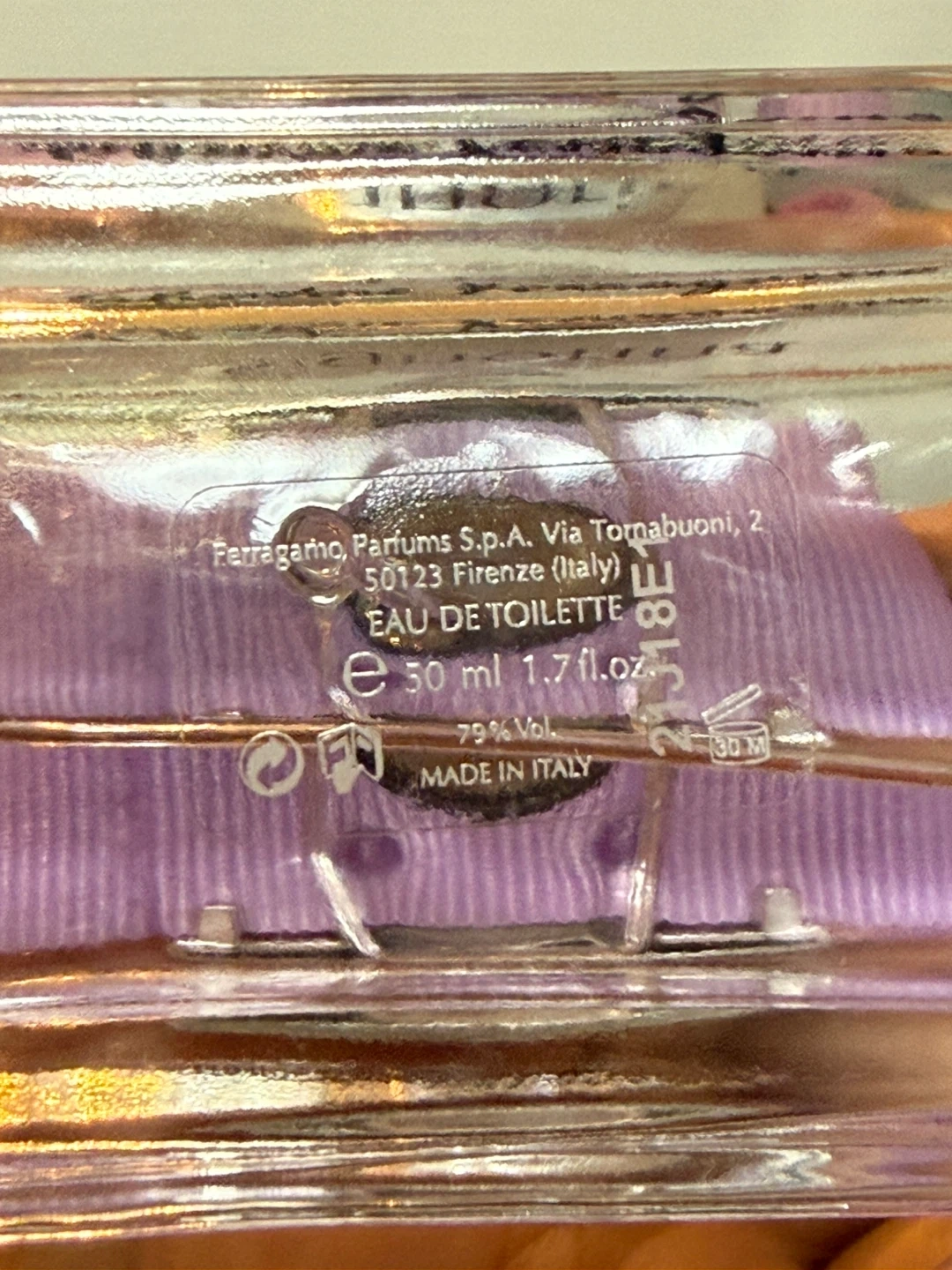Ferragamo サルヴァトーレ フェラガモシニョリーナ オードトワレ 香水 50ml EDTの写真5枚目
