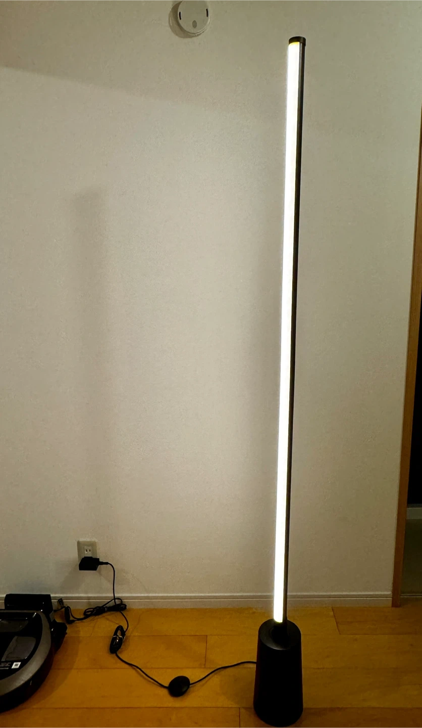 IKEA OBEGRÄNSAD オーベグレンサッド LEDフロアランプ(ブラック)の写真4枚目