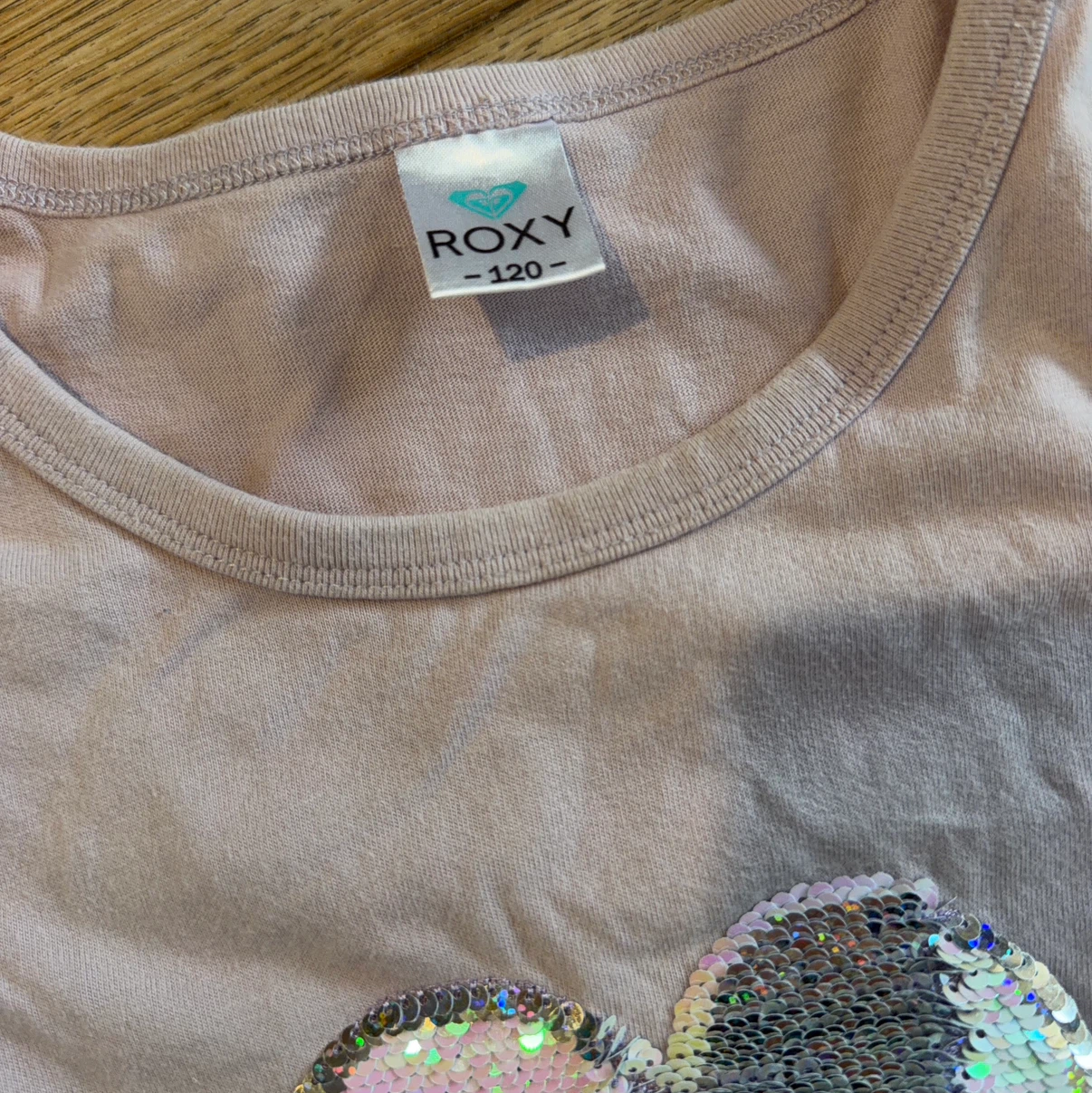 ロキシー Tシャツ 120cm 2枚セット　スパンコールの写真4枚目