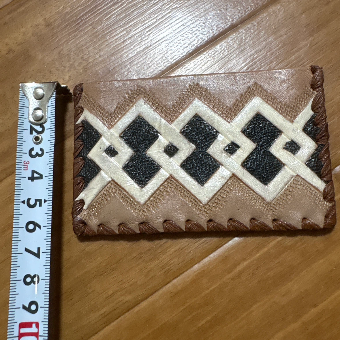 レザー調 カードケース 幾何学模様の写真4枚目