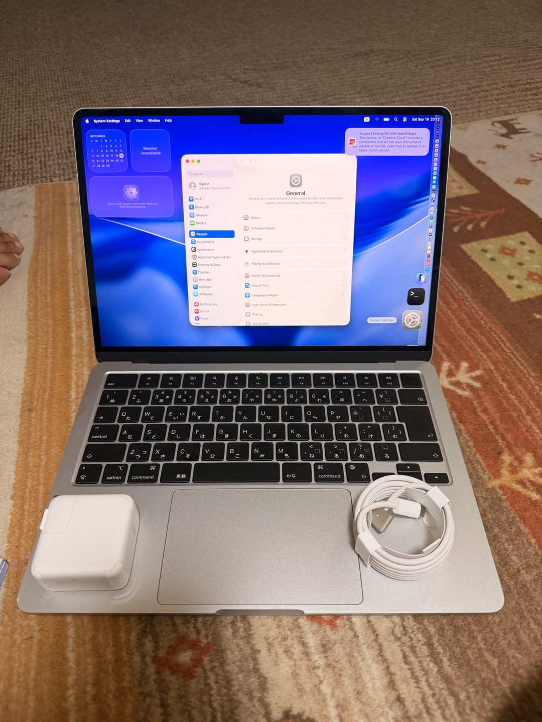 MacBook Air M3 13インチ 256GBの写真2枚目