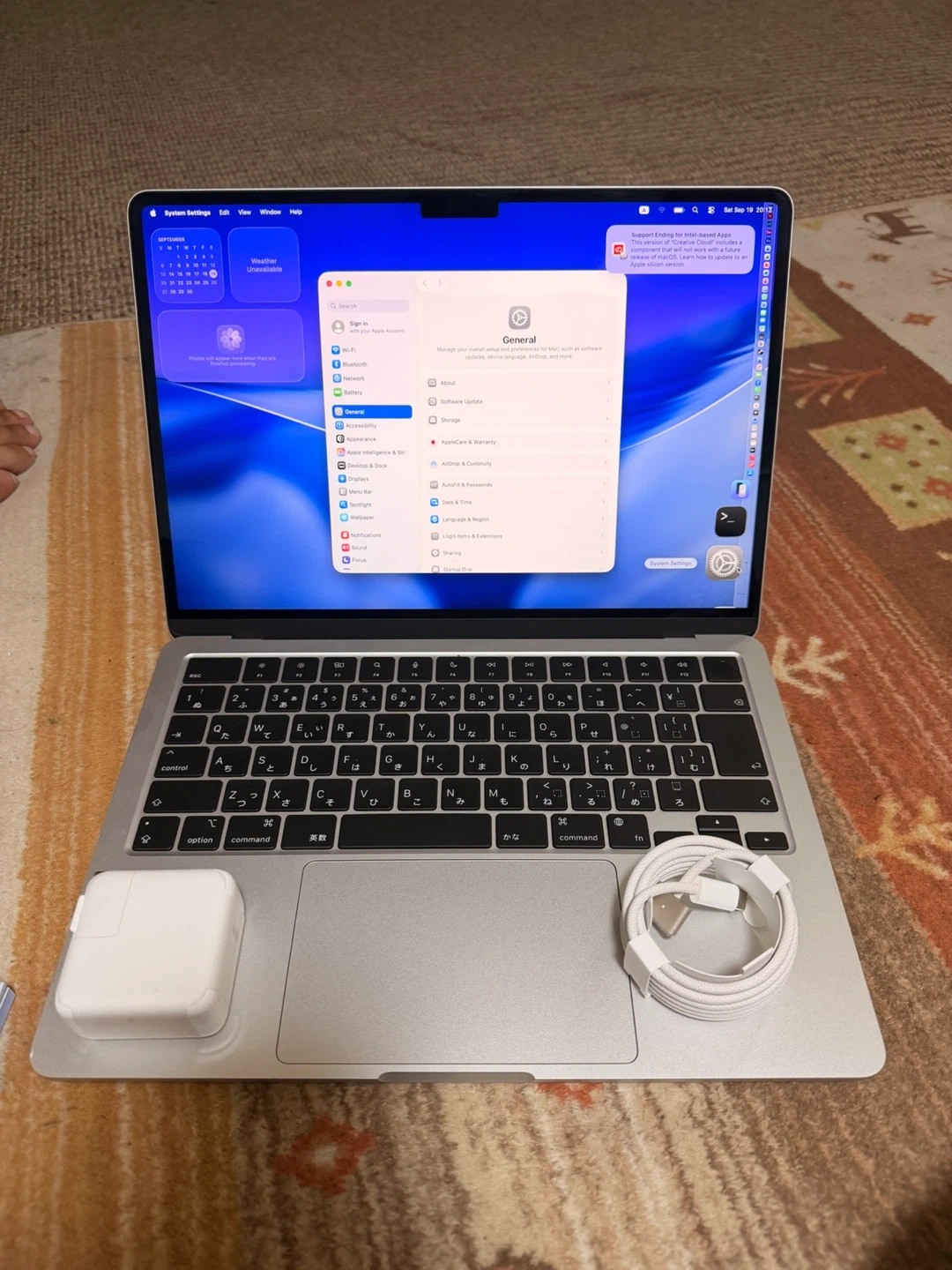 MacBook Air M3 13インチ 256GBの写真2枚目