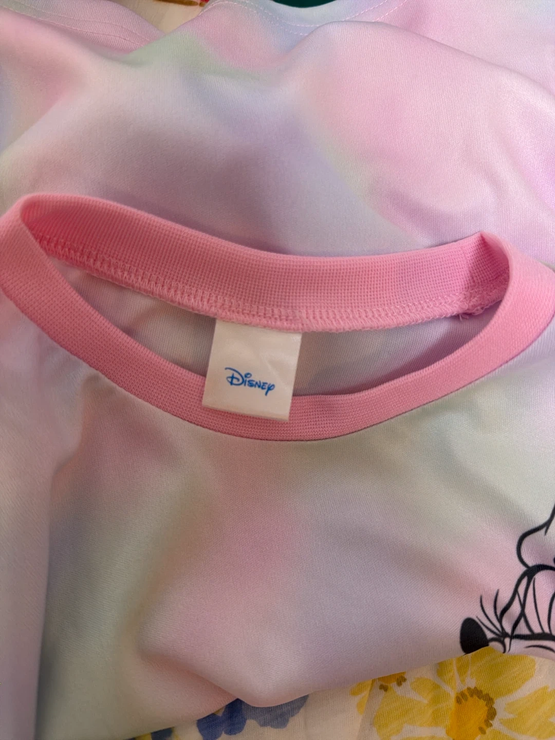 美品☆ディズニー ミニー Tシャツ 110cmの写真3枚目