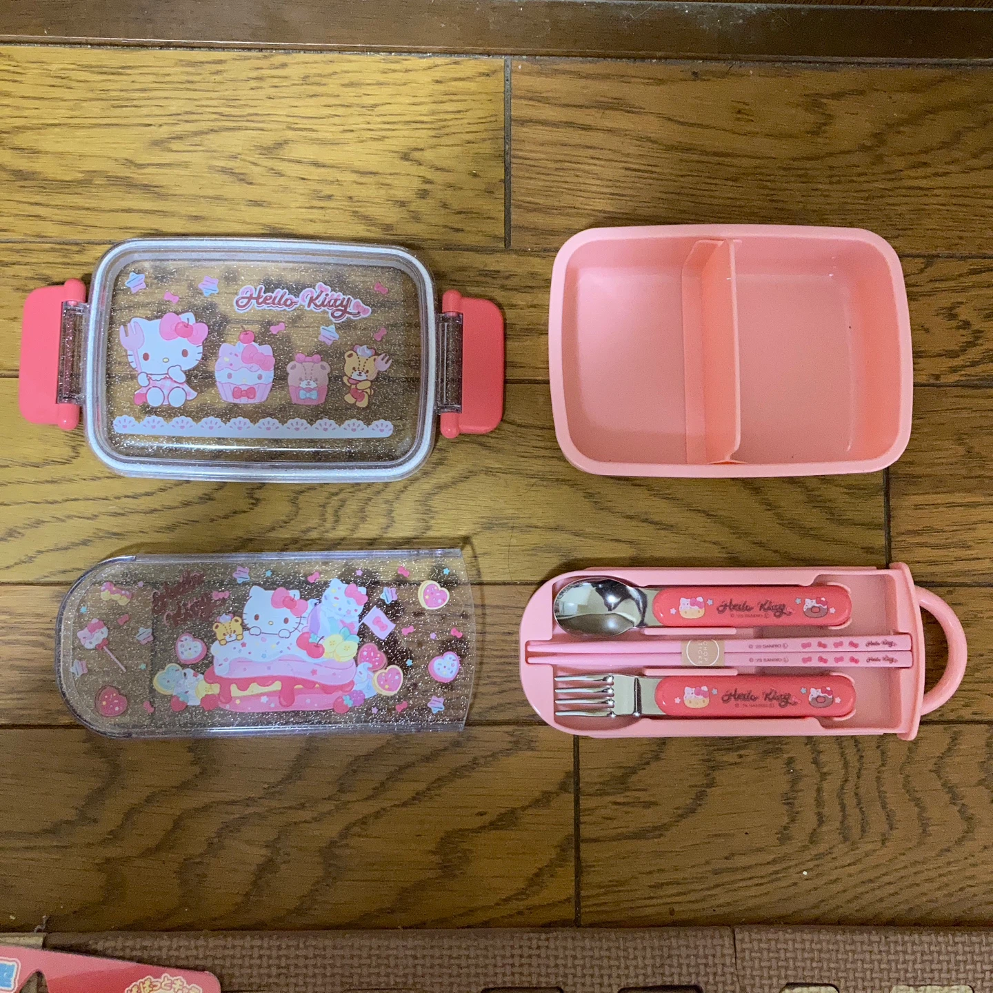 ふわっとタイト お弁当箱 450mlハローキティ スプーン フォーク 箸3点セットの写真2枚目