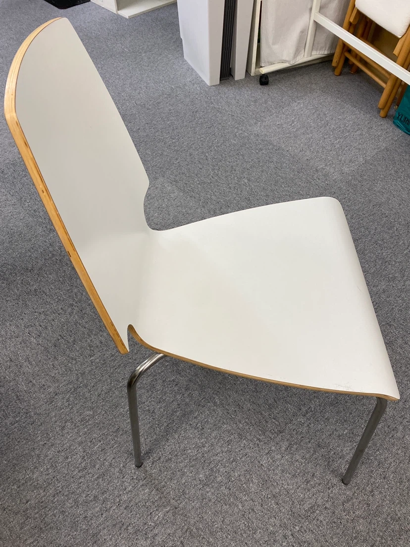 IKEA スタッキングチェア ホワイト 4脚セットの写真2枚目