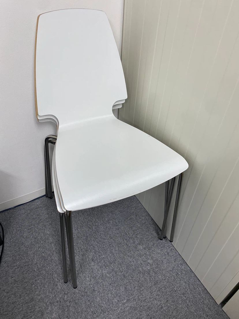IKEA スタッキングチェア ホワイト　4脚セットの写真3枚目