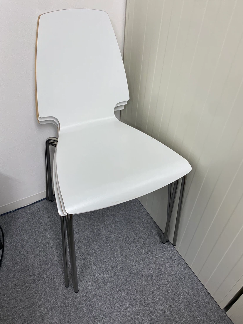 IKEA スタッキングチェア ホワイト 4脚セットの写真3枚目