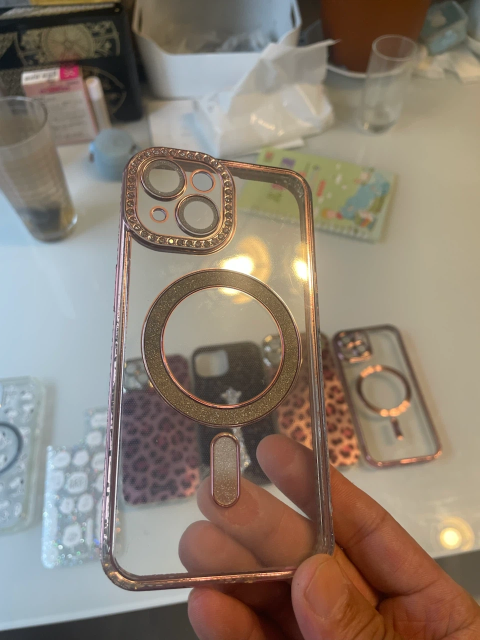 iPhone15 MagSafe対応 iPhoneケース ピンク ラインストーン付の写真2枚目