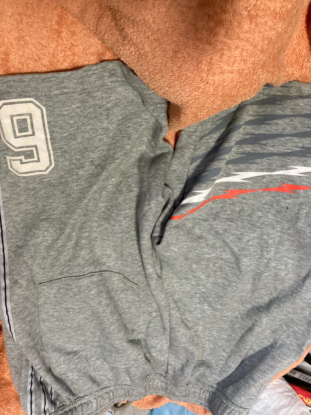 adidasノースリーブパーカー グレー上下の写真7枚目
