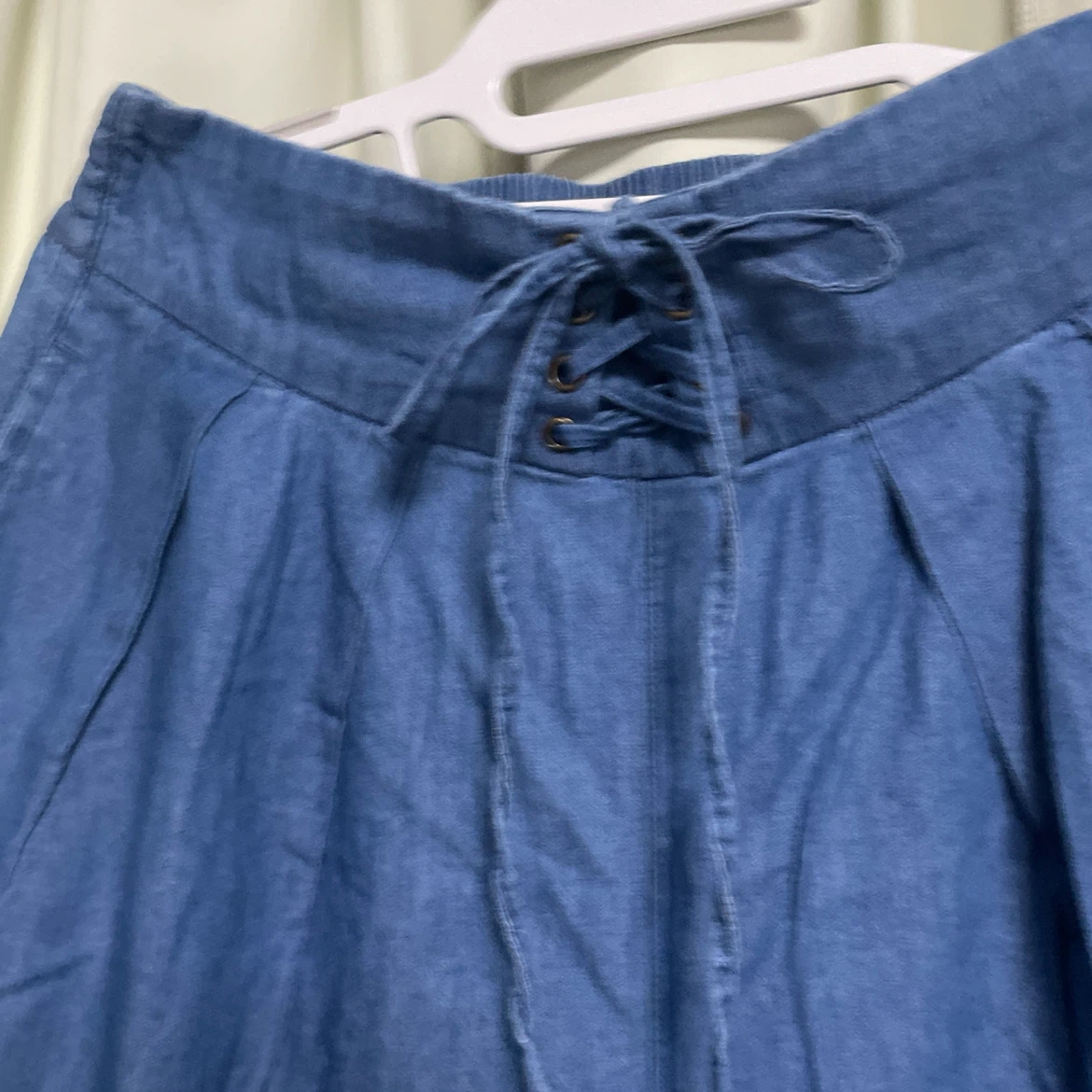 レースアップ ワイドパンツ デニム調 ブルー LLサイズの写真2枚目