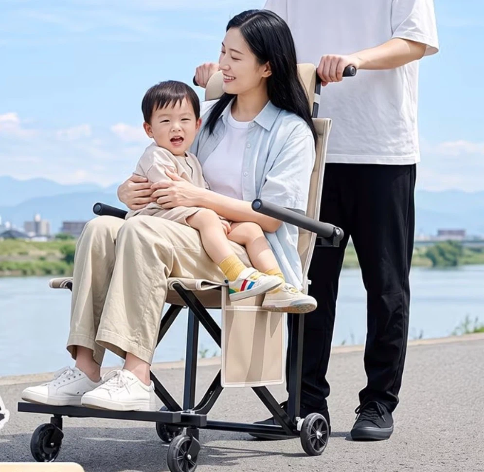 新品送料無料折りたたみ式 軽量介助用車椅子 簡易型 介護用の写真4枚目