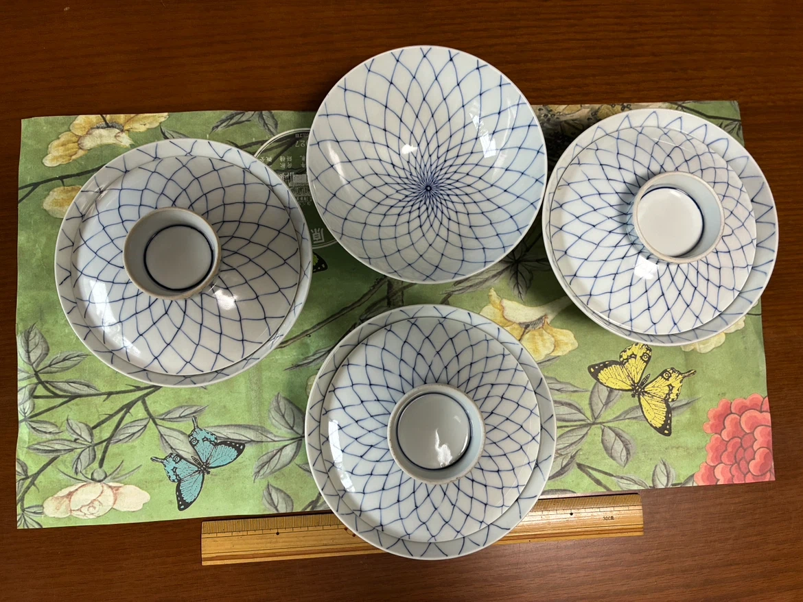 手描き 網目どんぶり 4客(蓋3枚)の写真2枚目