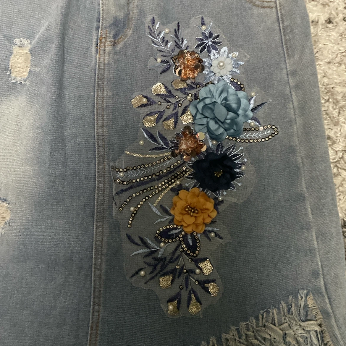 新品!花柄刺繍 デニムスカート フリンジ加工 XXLの写真2枚目