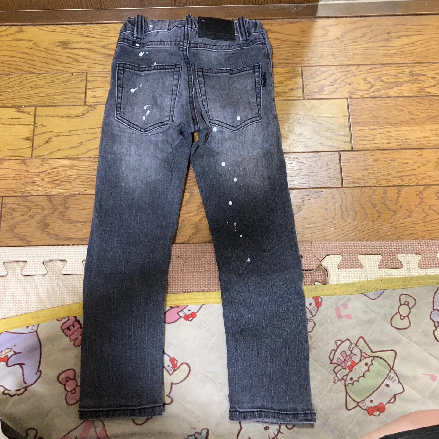 キッズ デニムパンツ ダメージ ブラックの写真2枚目