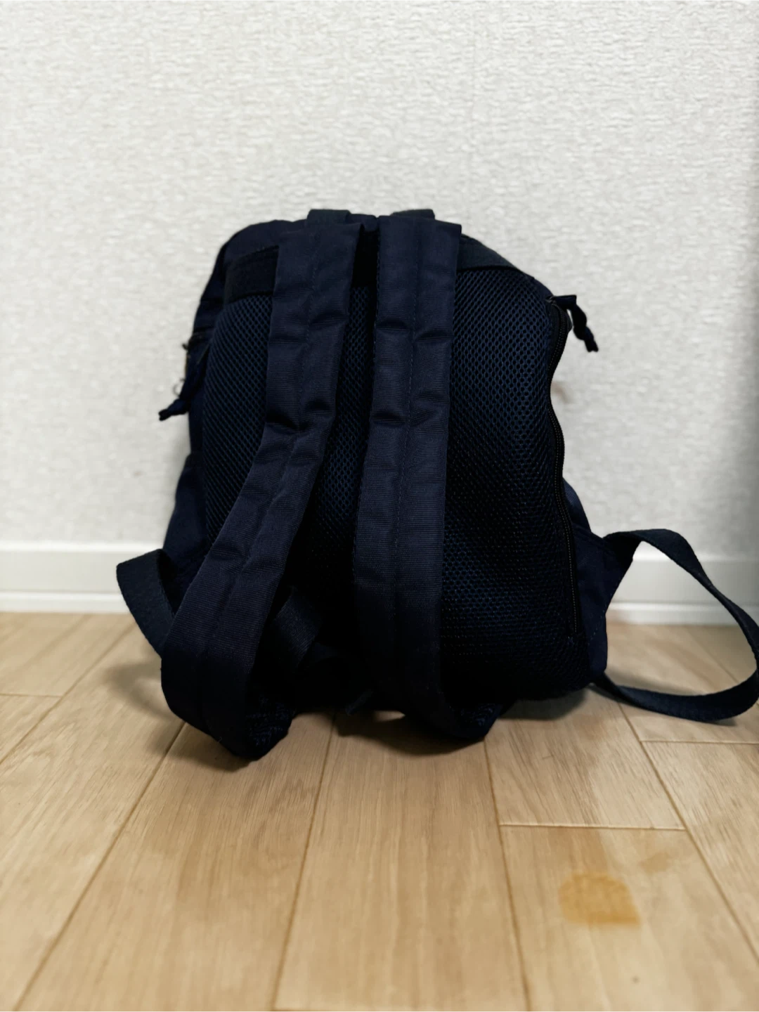 moz モズ ミニリュック ネイビー コンパクト 美品 ファスナー引き手難ありの写真2枚目