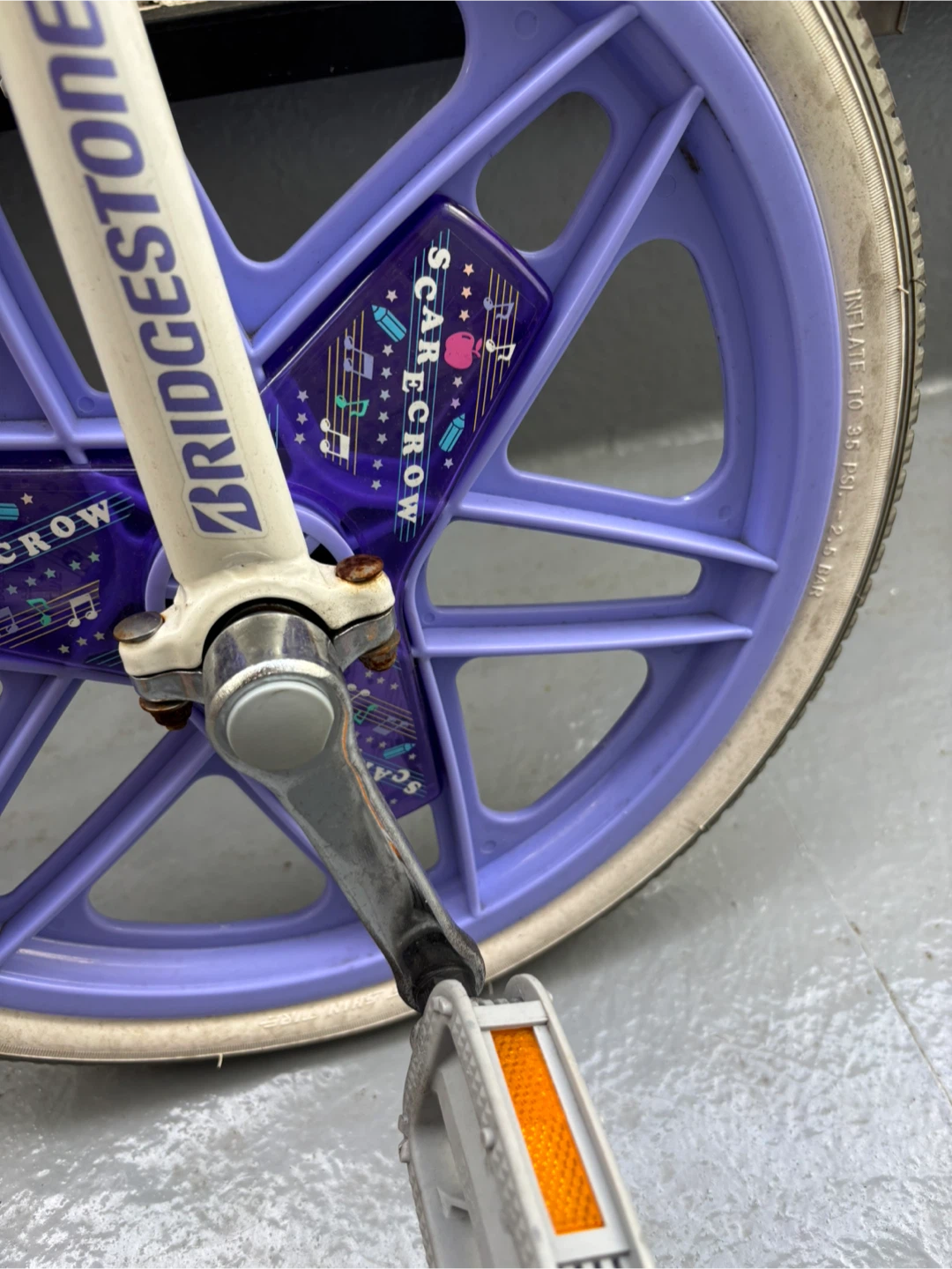 ブリヂストン 一輪車 スケアクロウ 18インチ パープルの写真5枚目