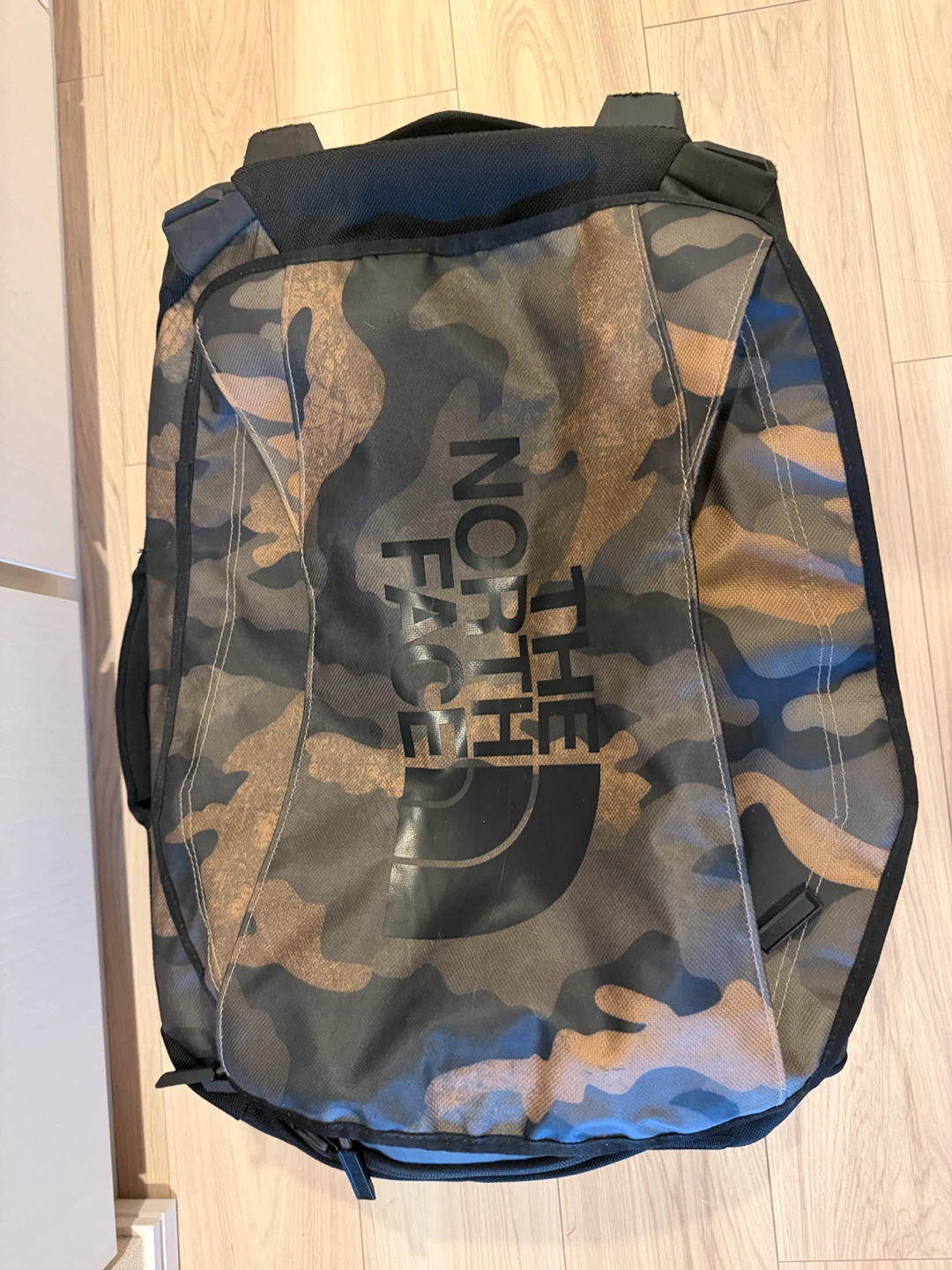 ザノースフェイス キャリーバッグ 迷彩