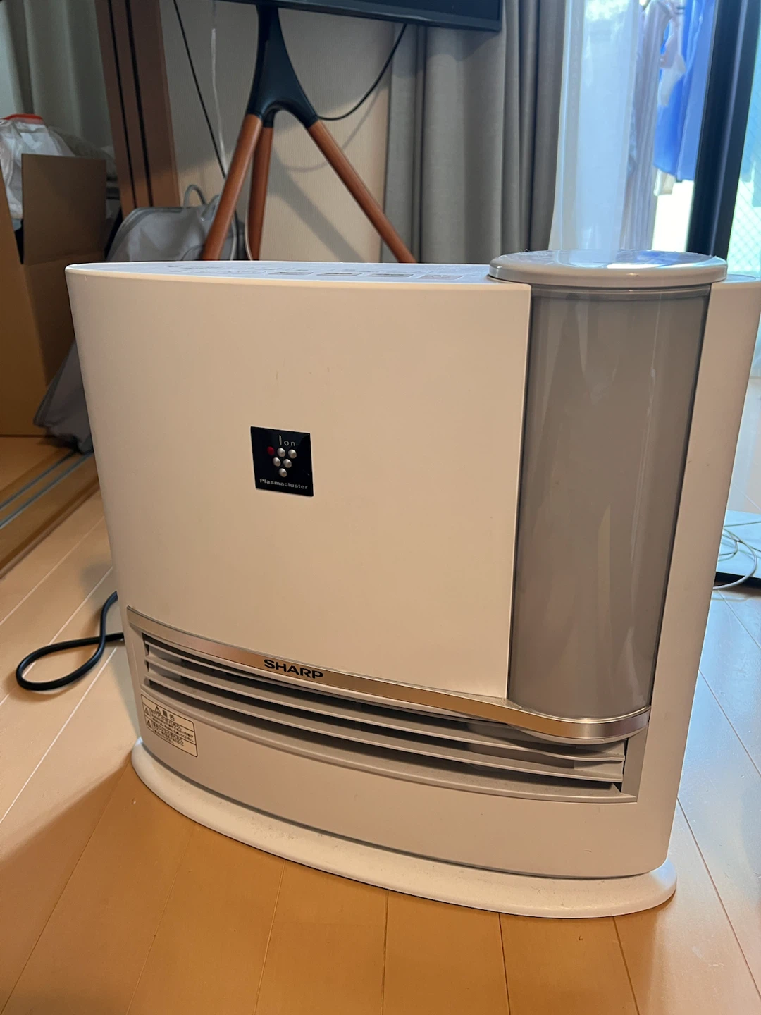 シャープ 加湿セラミックファンヒーター HX-D120-Wの写真2枚目