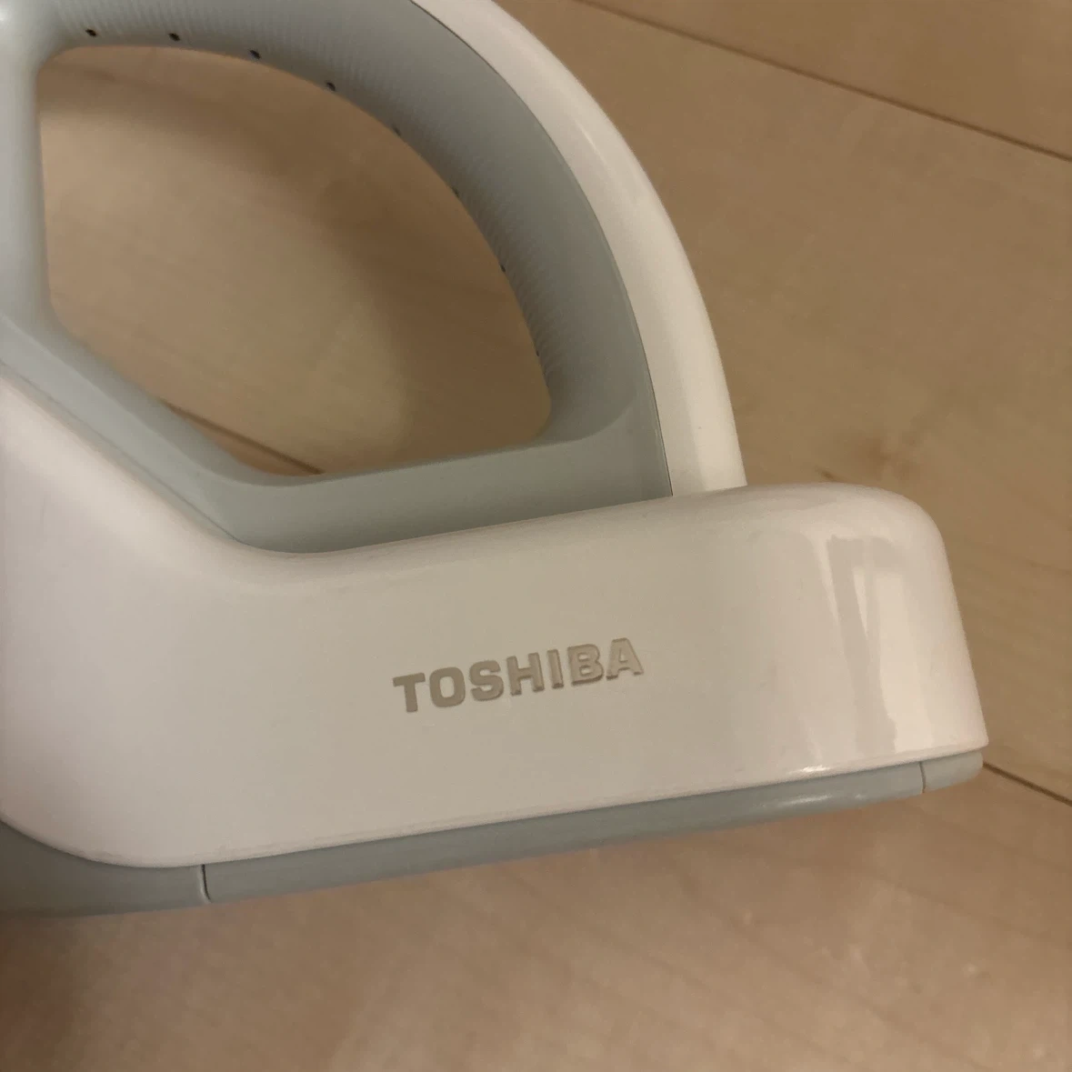東芝 コードレス掃除機 VC-CL420の写真5枚目