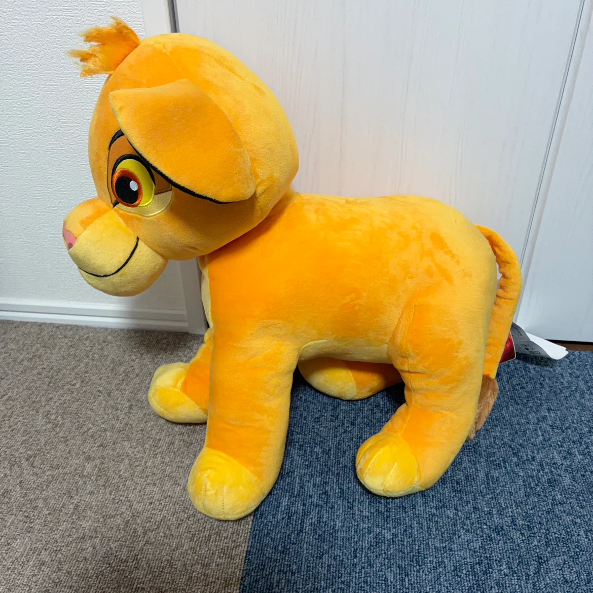 ディズニー ライオンキング シンバ ぬいぐるみの写真2枚目