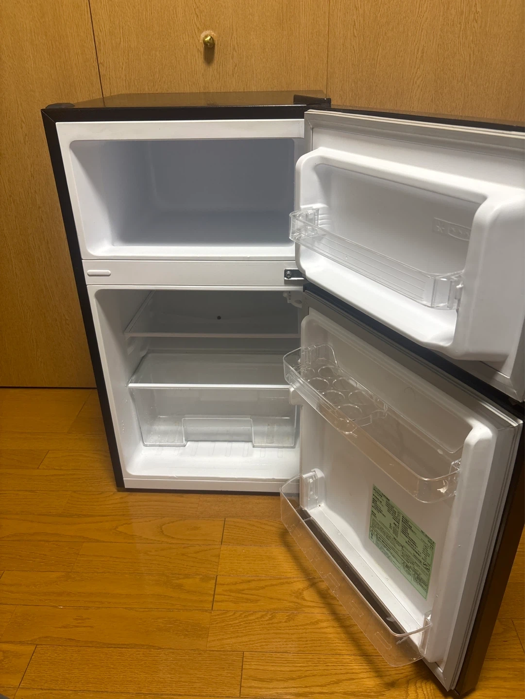 アイリスオーヤマ 冷蔵庫 PRC-B092D-B 87L 2023年製の写真2枚目