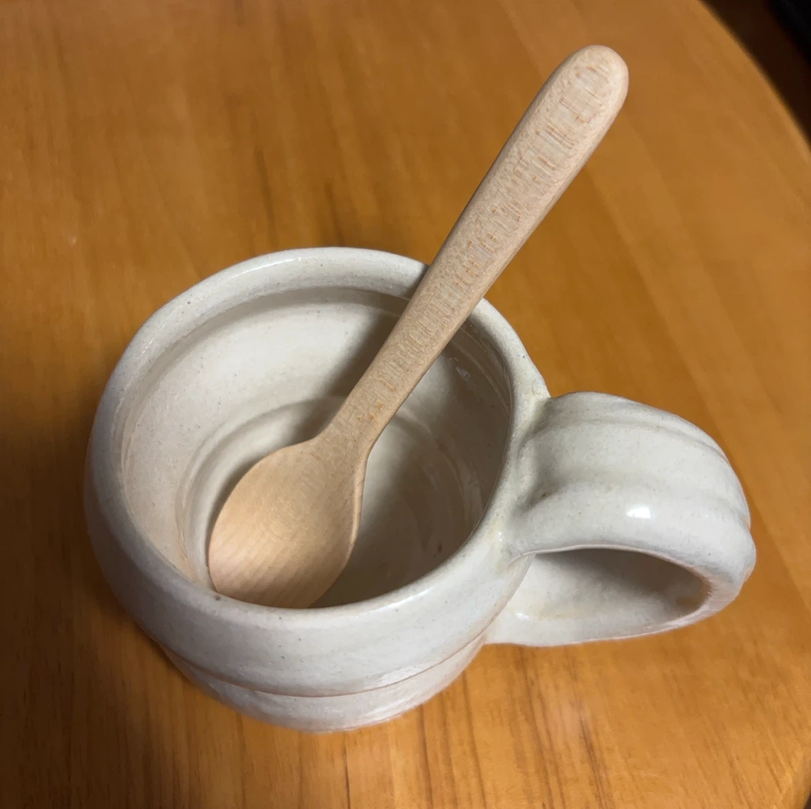 陶器製 マグカップと木製スプーンのセット
