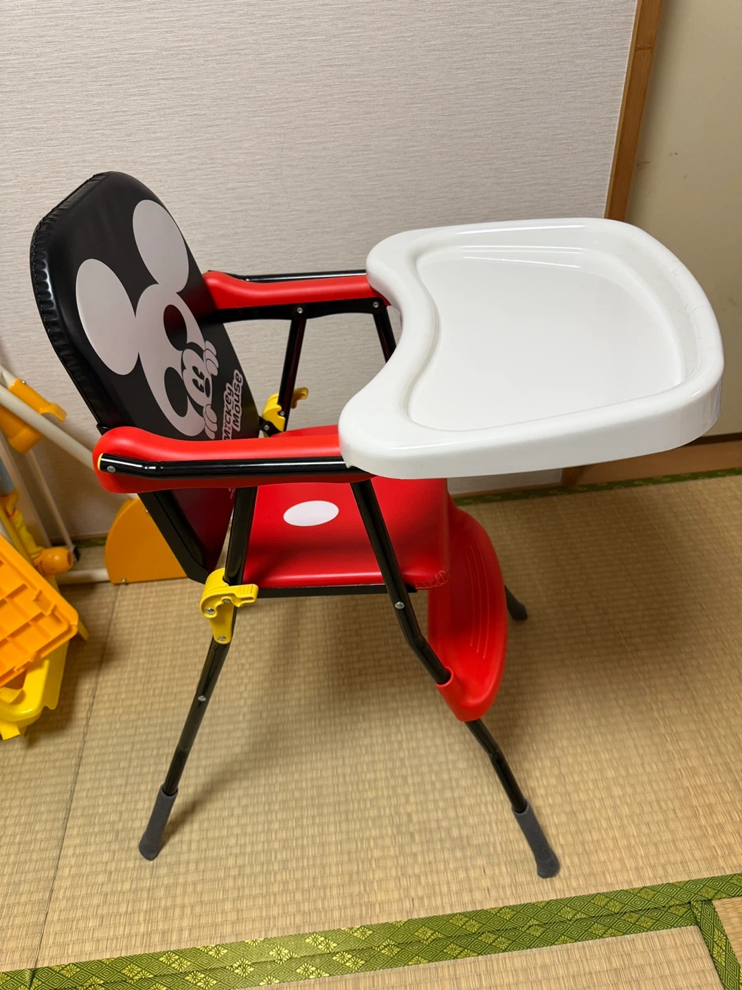 カトージ ミッキーマウス パイプハイチェアの写真3枚目