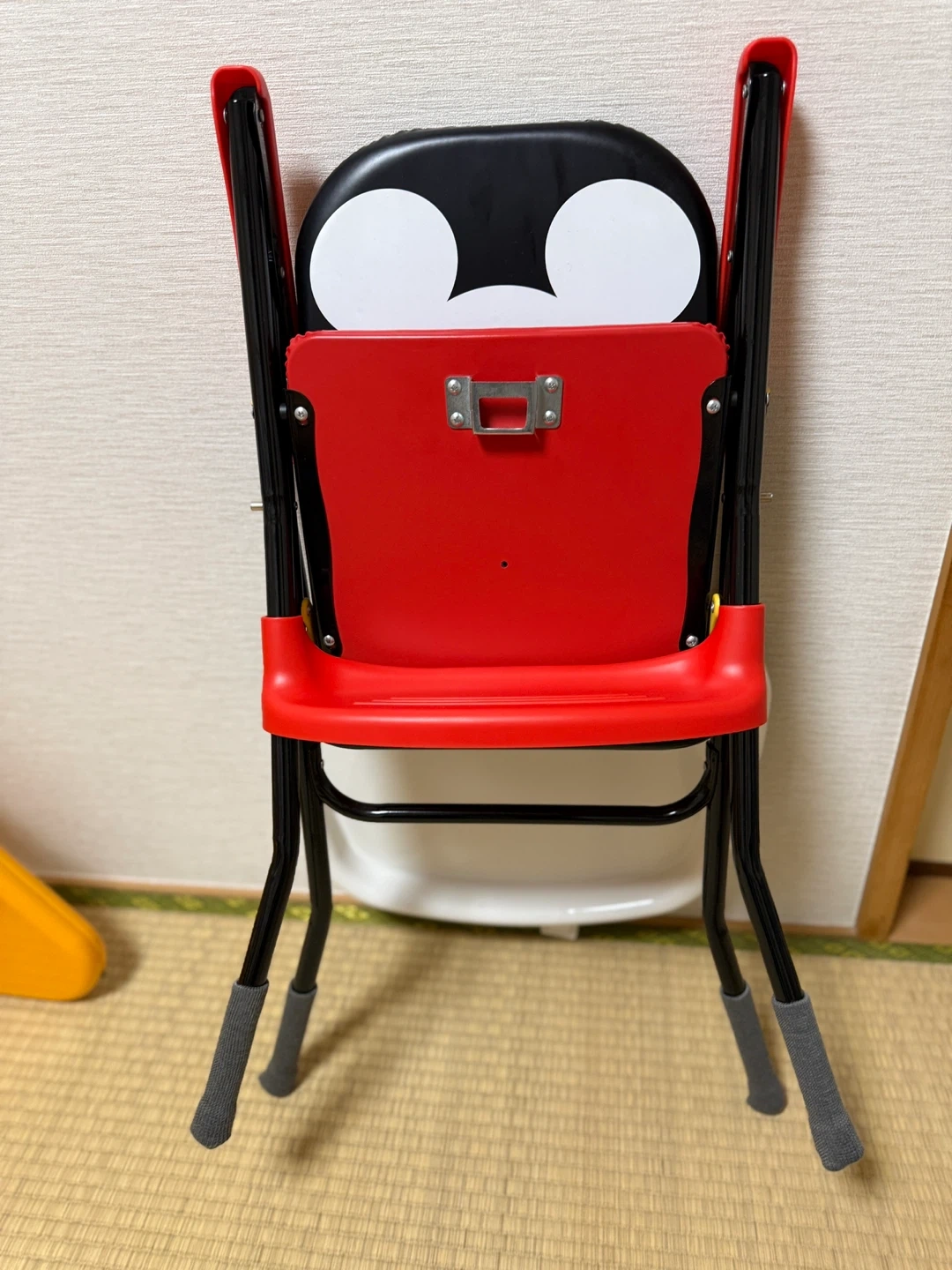 カトージ ミッキーマウス パイプハイチェアの写真5枚目