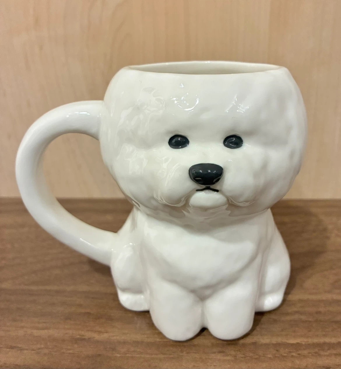 犬の形のマグカップ